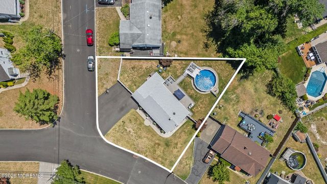10 Rosemary Drive, Hazlet, NJ 07730