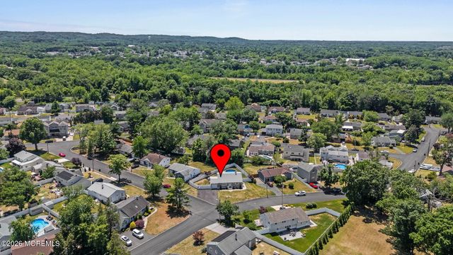 10 Rosemary Drive, Hazlet, NJ 07730