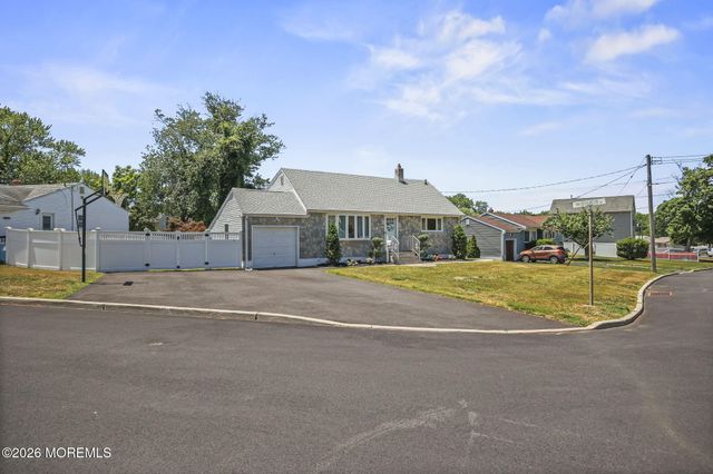 10 Rosemary Drive, Hazlet, NJ 07730