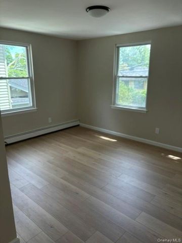 40 South Bayles Avenue Upper, Port Washington, NY 11050