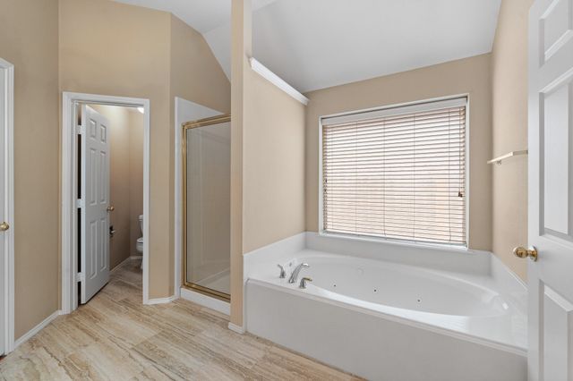 8512 Rock Creek Drive, Fort Worth, TX 76123