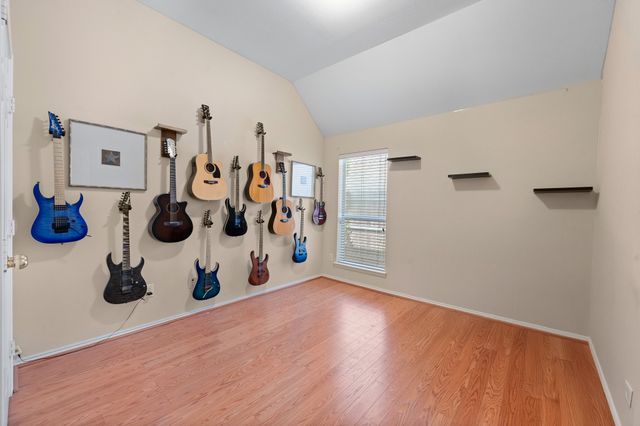 8512 Rock Creek Drive, Fort Worth, TX 76123