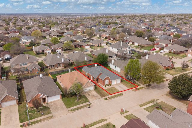 8512 Rock Creek Drive, Fort Worth, TX 76123