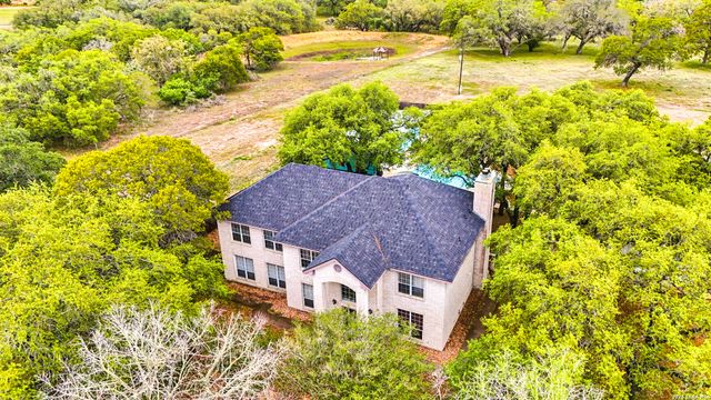78 Marx Lane, La Vernia, TX 78121