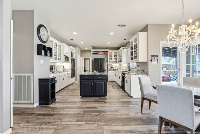 78 Marx Lane, La Vernia, TX 78121