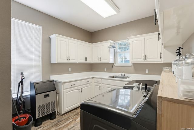 78 Marx Lane, La Vernia, TX 78121