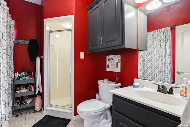 78 Marx Lane, La Vernia, TX 78121