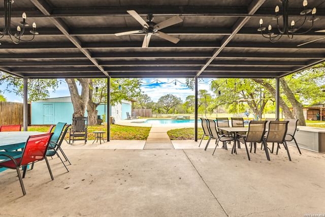 78 Marx Lane, La Vernia, TX 78121
