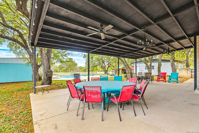 78 Marx Lane, La Vernia, TX 78121