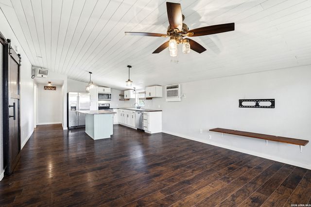 78 Marx Lane, La Vernia, TX 78121