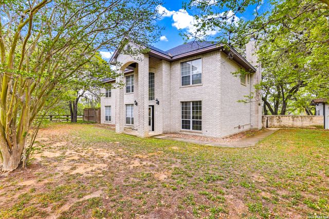 78 Marx Lane, La Vernia, TX 78121