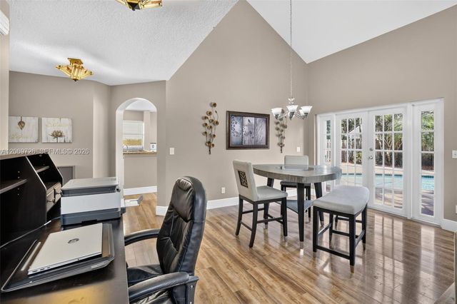 2638 Oak Park Circle, Davie, FL 33328