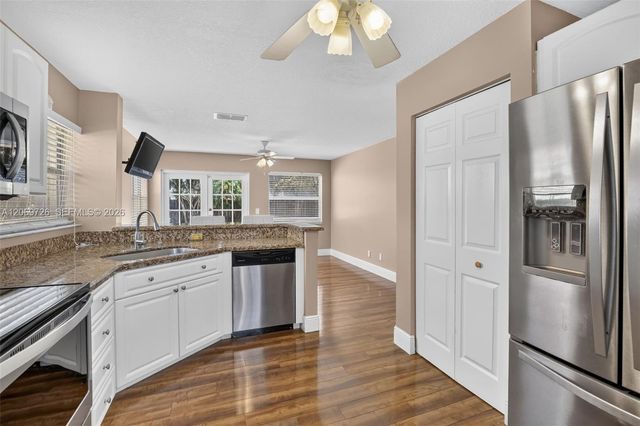 2638 Oak Park Circle, Davie, FL 33328