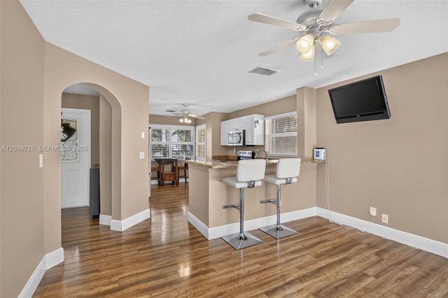 2638 Oak Park Circle, Davie, FL 33328