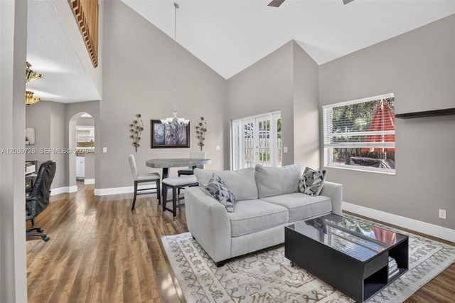 2638 Oak Park Circle, Davie, FL 33328