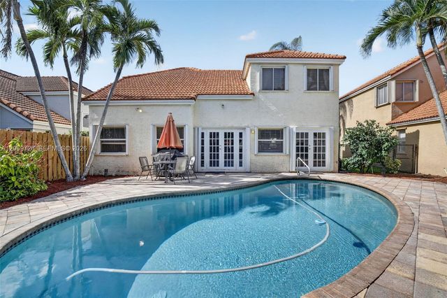 2638 Oak Park Circle, Davie, FL 33328