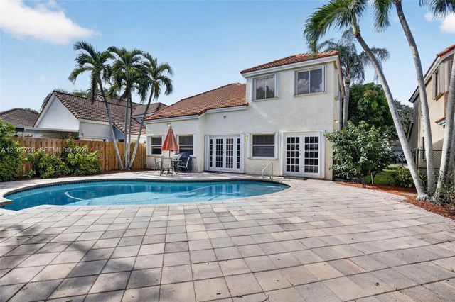 2638 Oak Park Circle, Davie, FL 33328