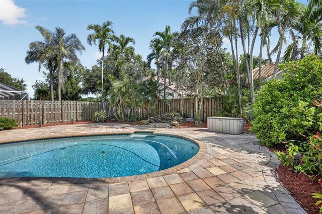 2638 Oak Park Circle, Davie, FL 33328