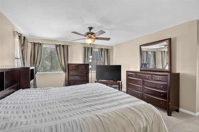 2638 Oak Park Circle, Davie, FL 33328