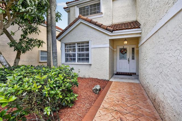 2638 Oak Park Circle, Davie, FL 33328