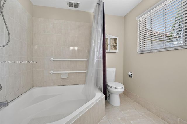 2638 Oak Park Circle, Davie, FL 33328