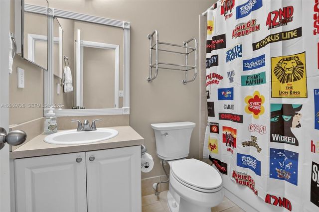 2638 Oak Park Circle, Davie, FL 33328