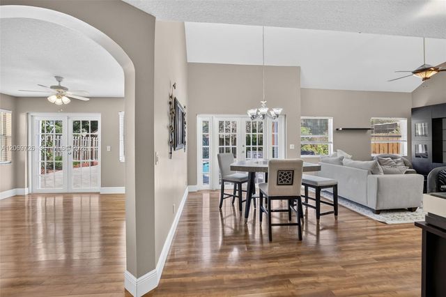 2638 Oak Park Circle, Davie, FL 33328