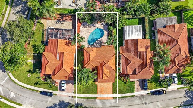 2638 Oak Park Circle, Davie, FL 33328