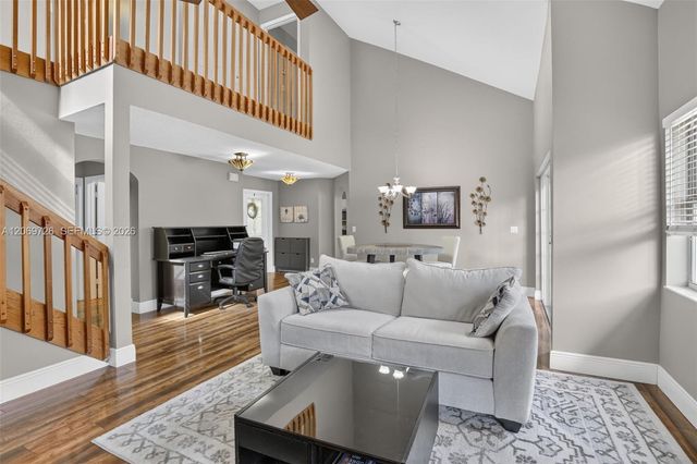 2638 Oak Park Circle, Davie, FL 33328