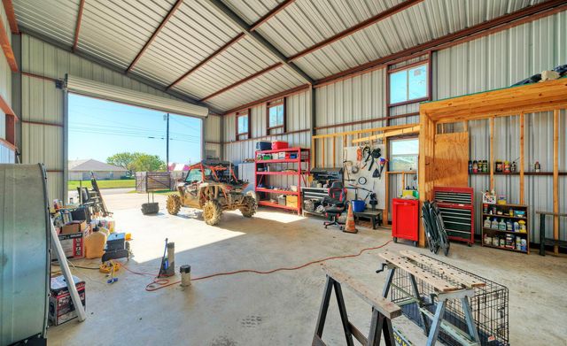 1265 E Independence ST, Giddings, TX 78942