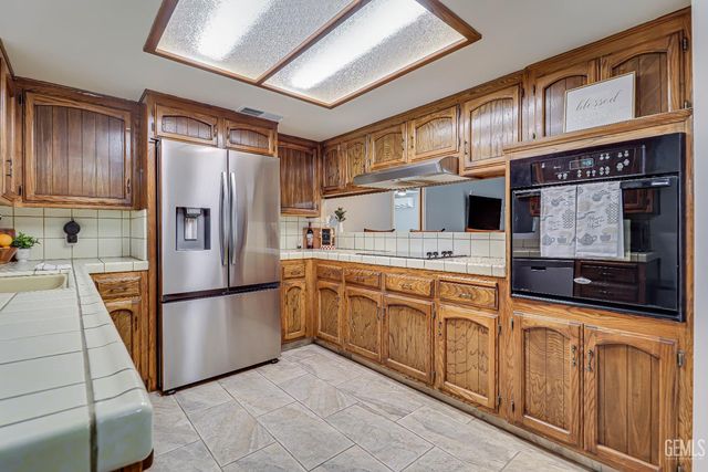 5609 Fruitvale Avenue, Bakersfield, CA 93308