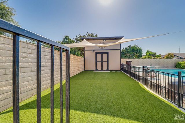 5609 Fruitvale Avenue, Bakersfield, CA 93308