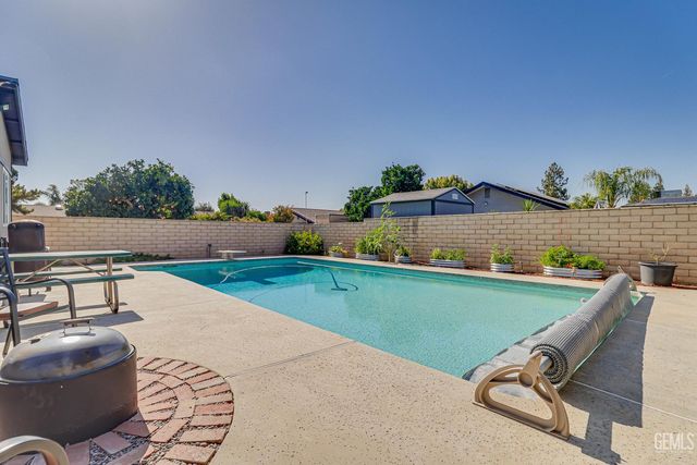 5609 Fruitvale Avenue, Bakersfield, CA 93308