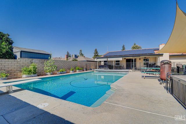 5609 Fruitvale Avenue, Bakersfield, CA 93308