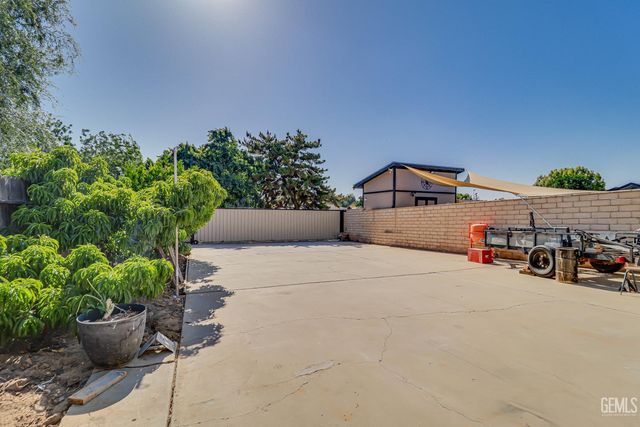 5609 Fruitvale Avenue, Bakersfield, CA 93308