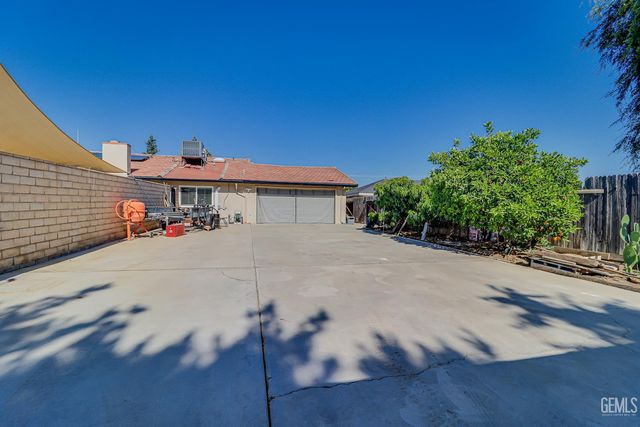 5609 Fruitvale Avenue, Bakersfield, CA 93308