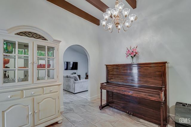 5609 Fruitvale Avenue, Bakersfield, CA 93308