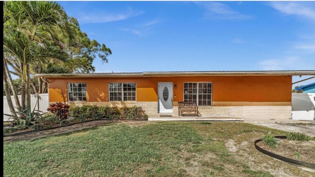 848 SE 3rd Street, Belle Glade, FL 33430