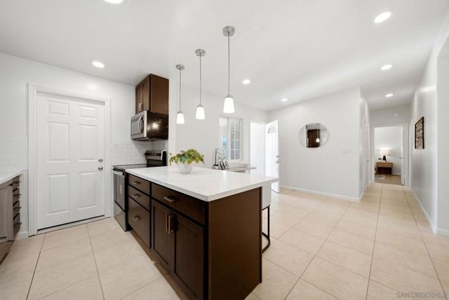 3642 Luna Ave, San Diego, CA 92117