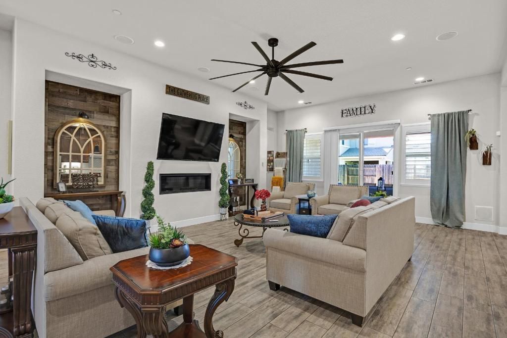 Image 11 of property listing at 1367 Tannehill Drive, Manteca, CA 95337