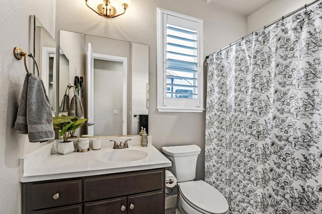 Image 21 of property listing at 1367 Tannehill Drive, Manteca, CA 95337