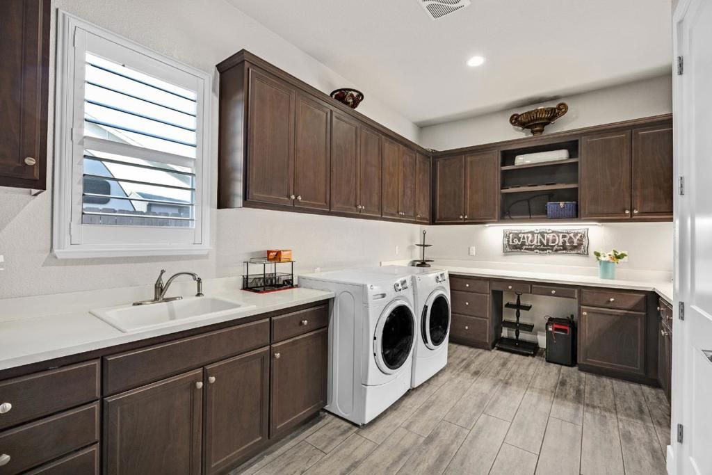 Image 28 of property listing at 1367 Tannehill Drive, Manteca, CA 95337