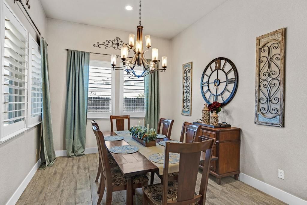 Image 5 of property listing at 1367 Tannehill Drive, Manteca, CA 95337