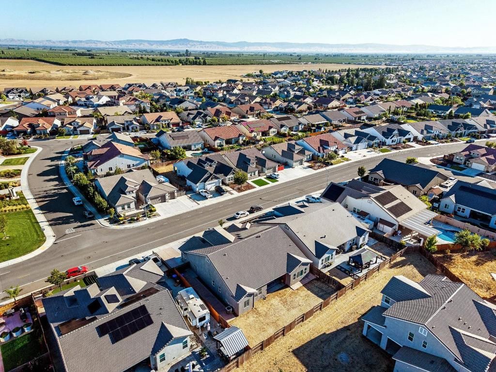 Image 52 of property listing at 1367 Tannehill Drive, Manteca, CA 95337