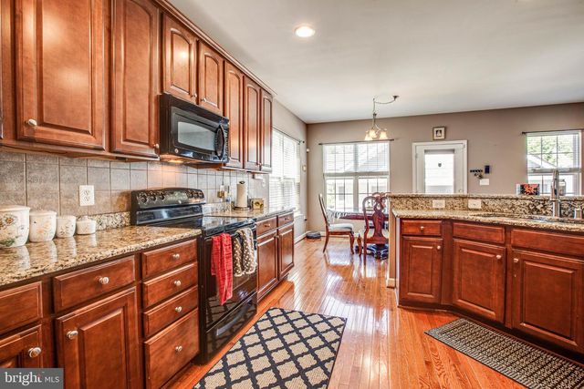 1205 SAUNDERS DR, Fredericksburg, VA 22401