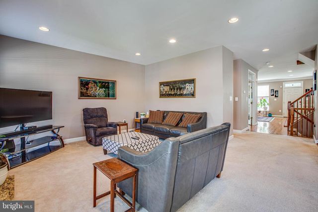 1205 SAUNDERS DR, Fredericksburg, VA 22401