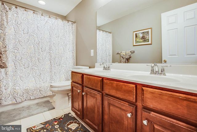 1205 SAUNDERS DR, Fredericksburg, VA 22401