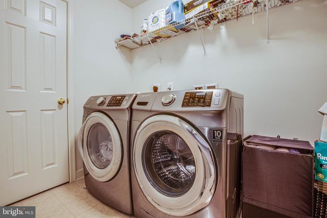 1205 SAUNDERS DR, Fredericksburg, VA 22401