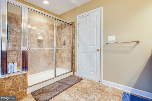 1205 SAUNDERS DR, Fredericksburg, VA 22401