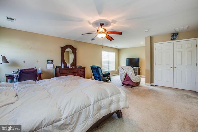 1205 SAUNDERS DR, Fredericksburg, VA 22401